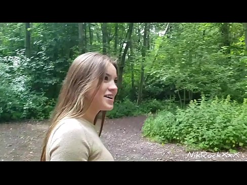 ❤️ Jeg foreslog Evelina, at vi skulle kneppe på et offentligt sted! Hun sagde ja. Så kneppede jeg hende i røven og kom i hendes mund. Derefter tissede hun i bukserne på sig selv. ❌ Fucking video at da.zoomporno.ru